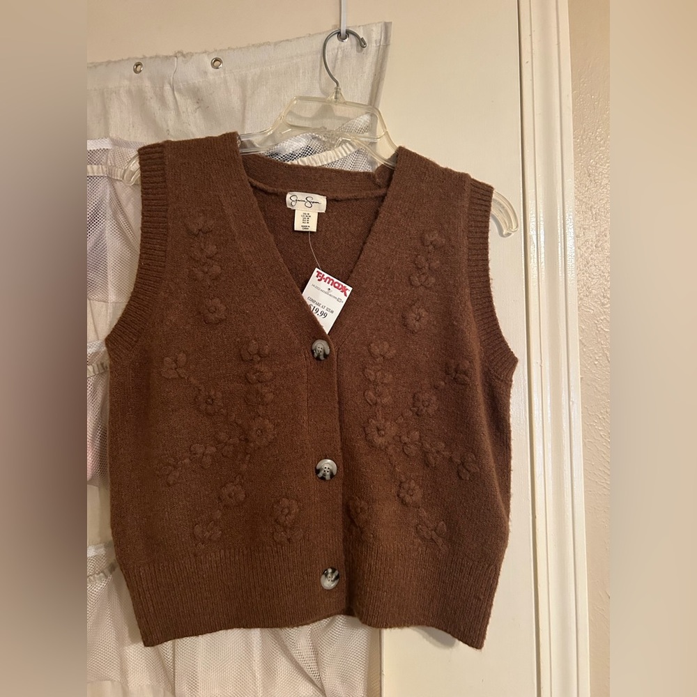 CUTE CUTE NEW WITH TAGS!!

Jessica Simpson sweater vest Brown soft and warm